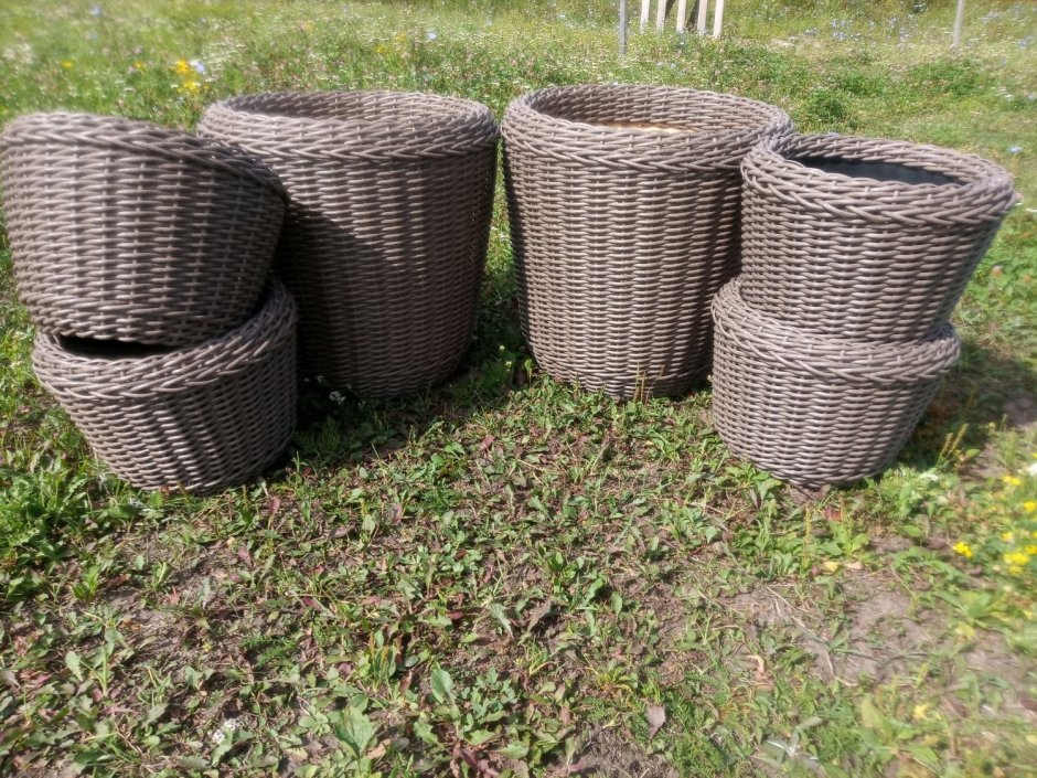 Кашпо из ротанга для цветов