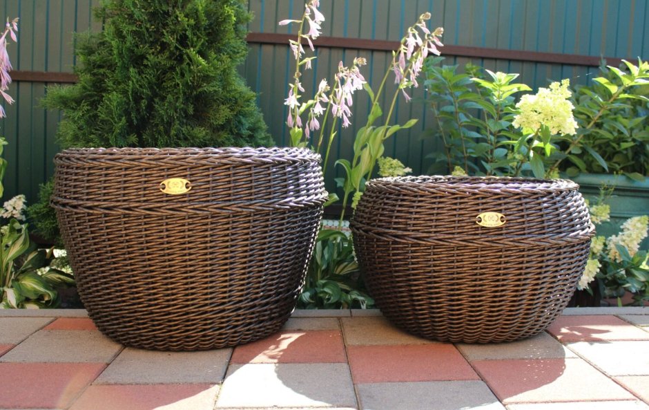 Вазоны из ротанга