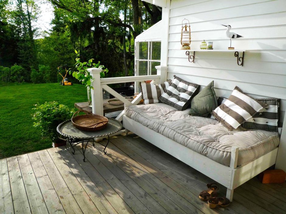 Деревянная кушетка на кухню