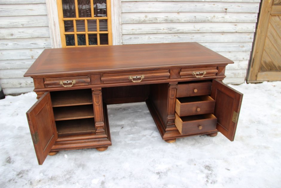 Стол письменный деревянный