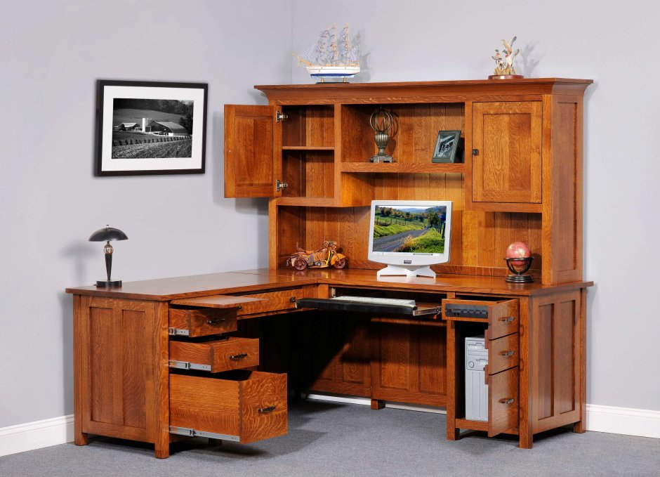 Старинный письменный стол