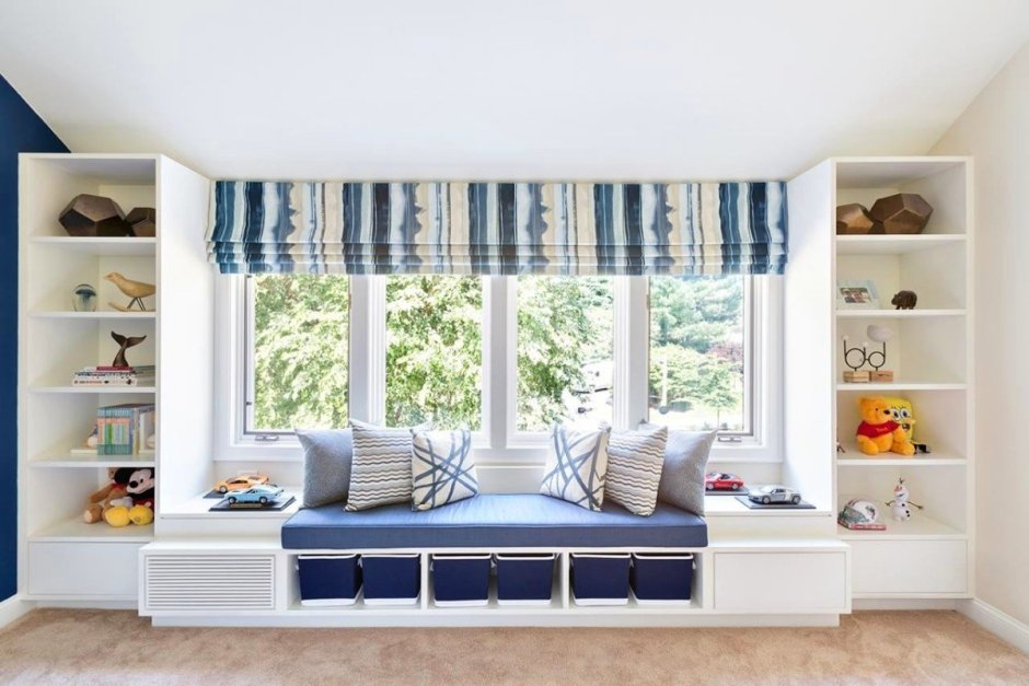 Подоконник диван в детской