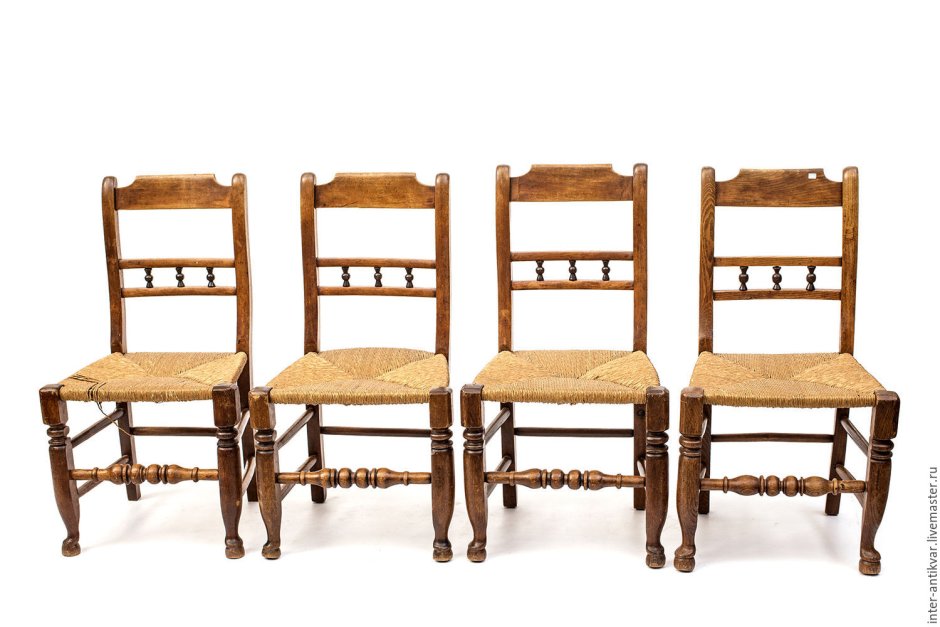 Стул с плетеной сидушкой