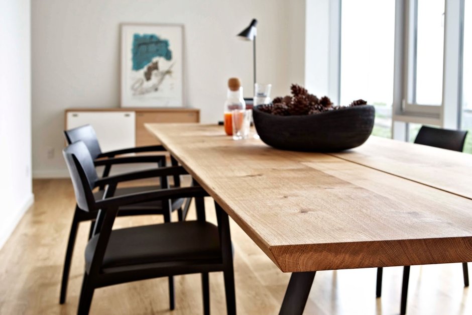 Поверхность стола в интерьере