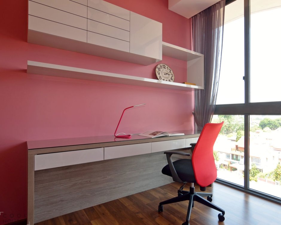 Стеллаж над столом письменным