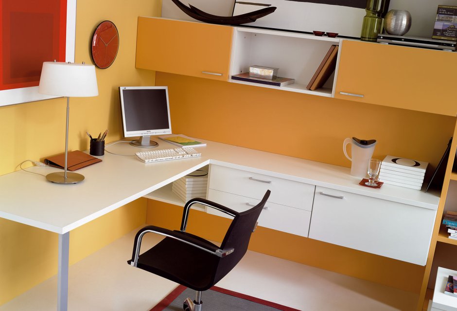 Полка над столом