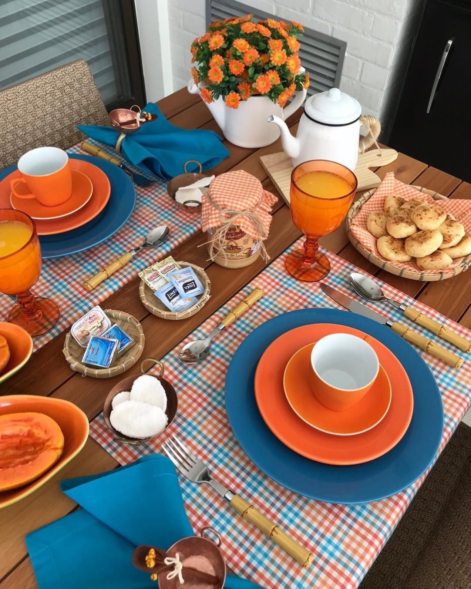 Красиво сервированный стол