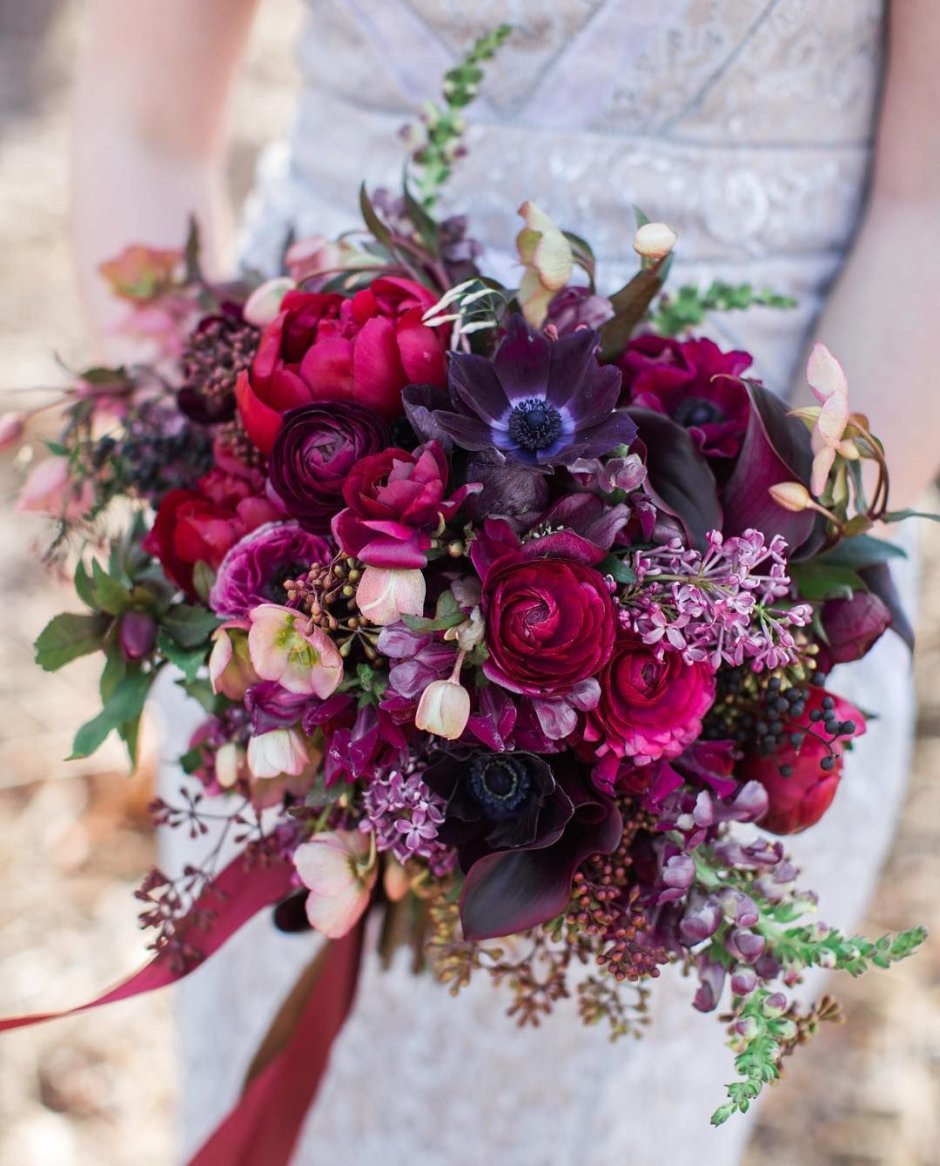 Букет невесты лиловый бордо