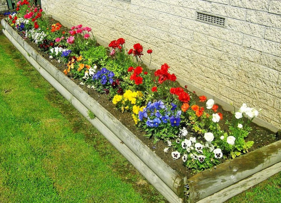 Клумба из бетонных блоков