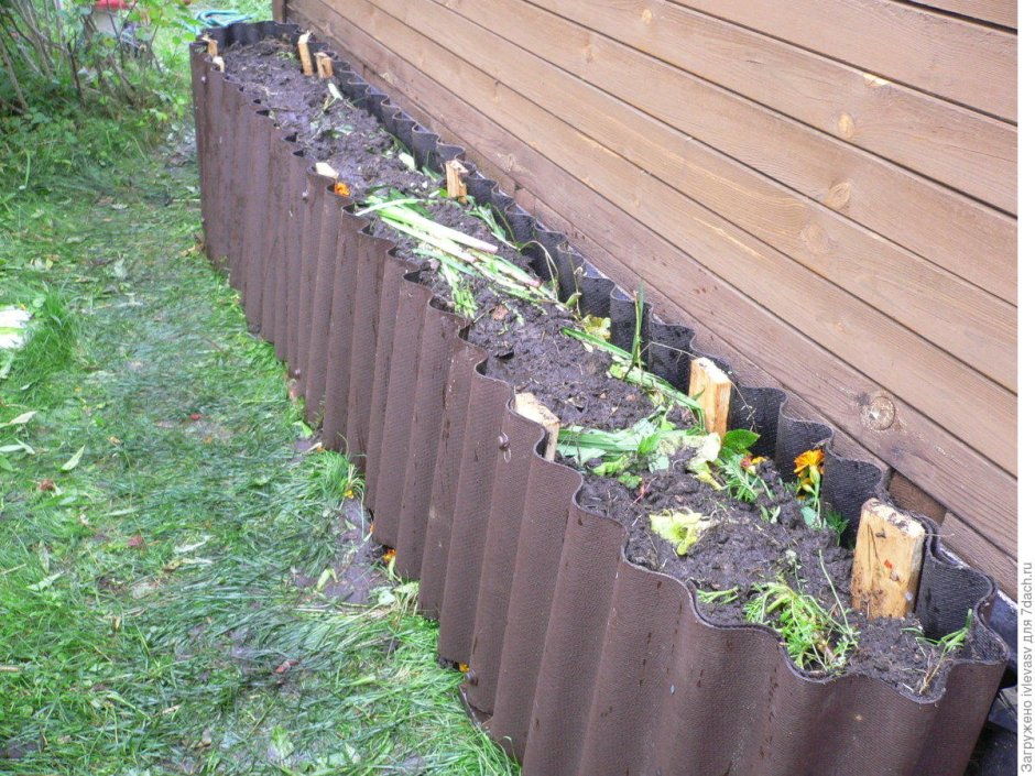 Клумба из бордюрной ленты