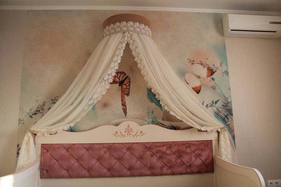 Настенный балдахин над кроватью