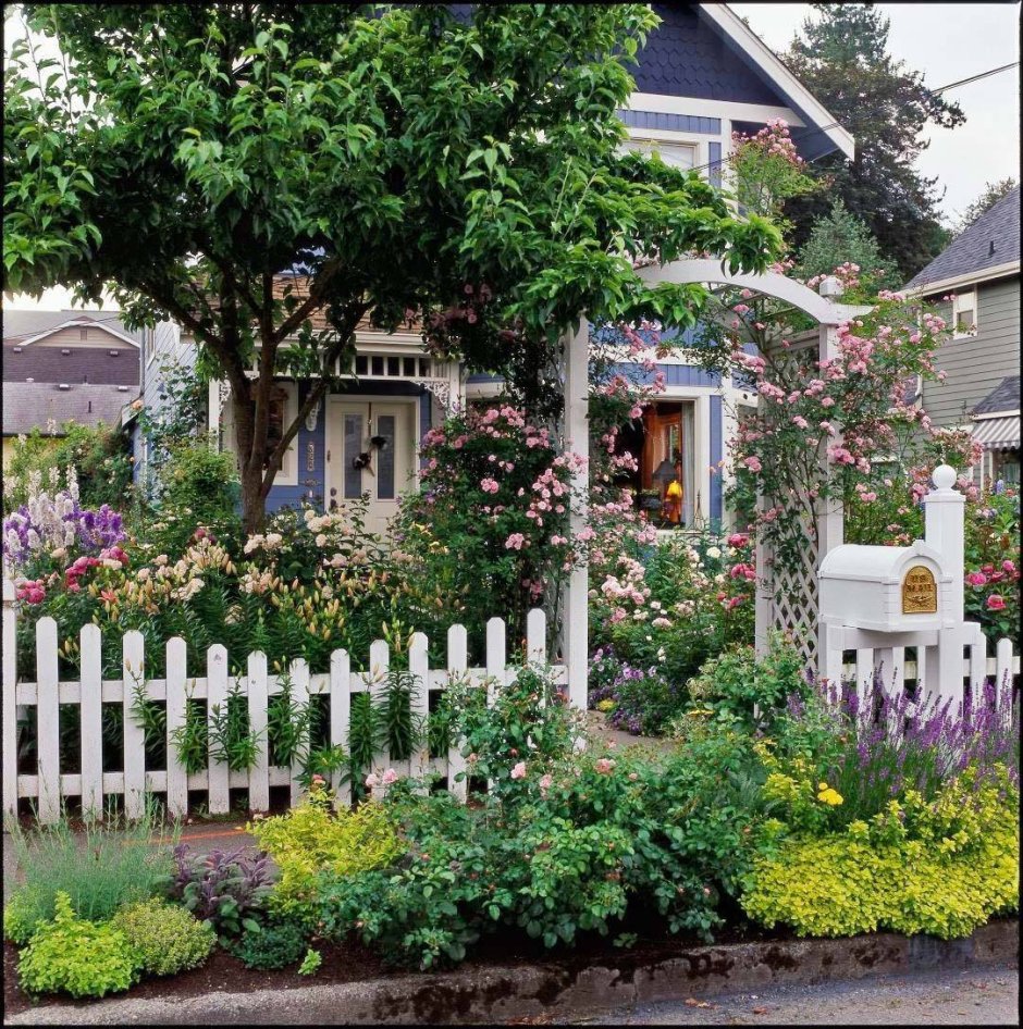 Русская деревня палисадники