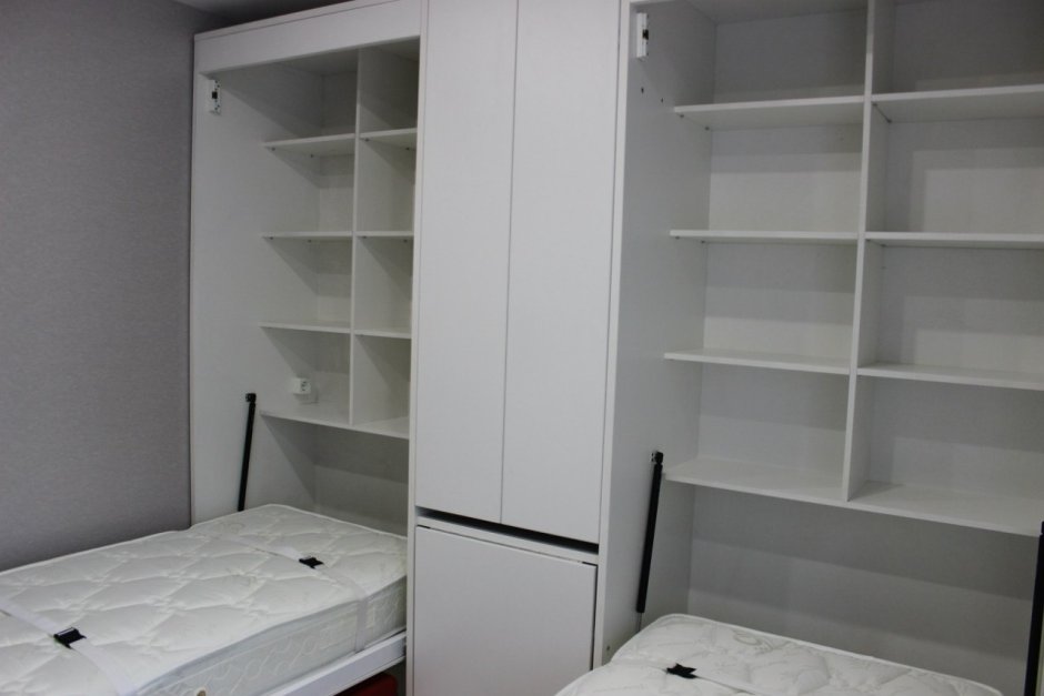 Угловой шкаф с кроватью