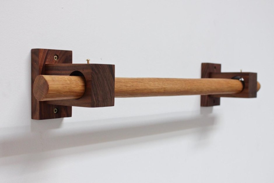 Держатель карниза из дерева