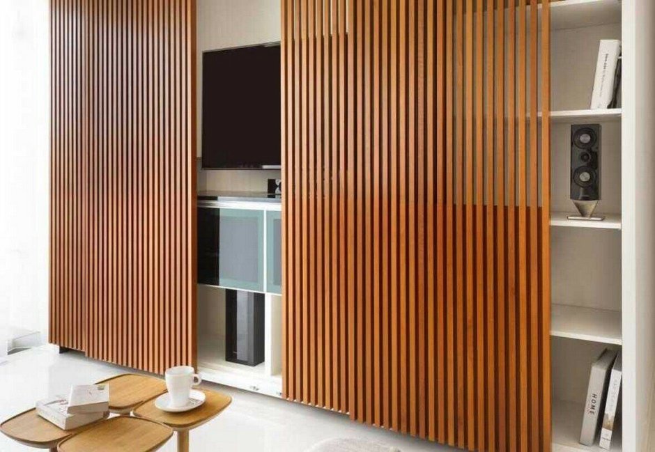 Реечная дверь в гардеробную