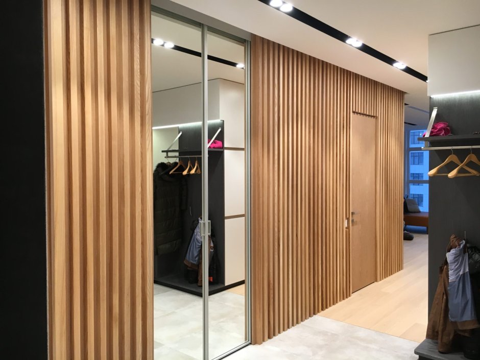 Шкаф с рейками