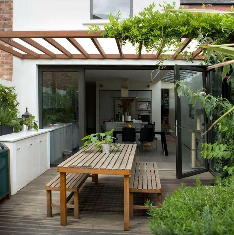 Летняя кухня на открытой террасе