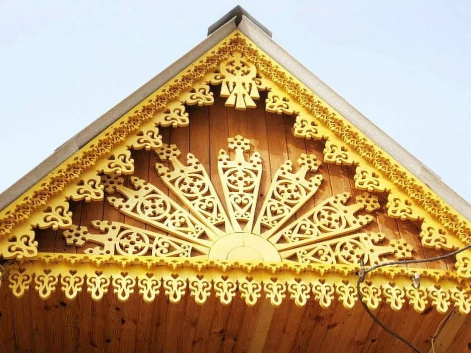 Прорезная домовая резьба наличники