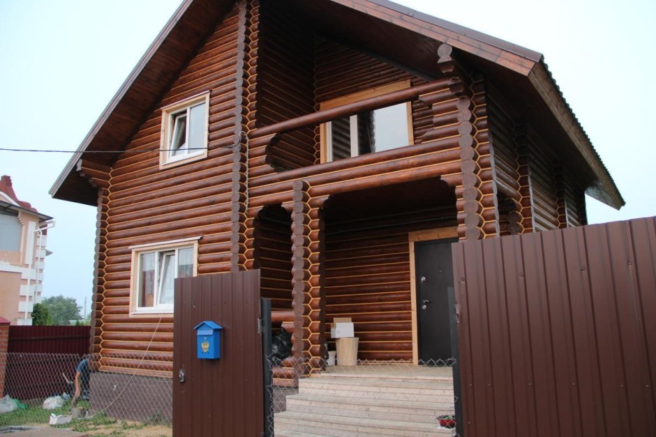 Деревянный дом из бруса цвет палисандр