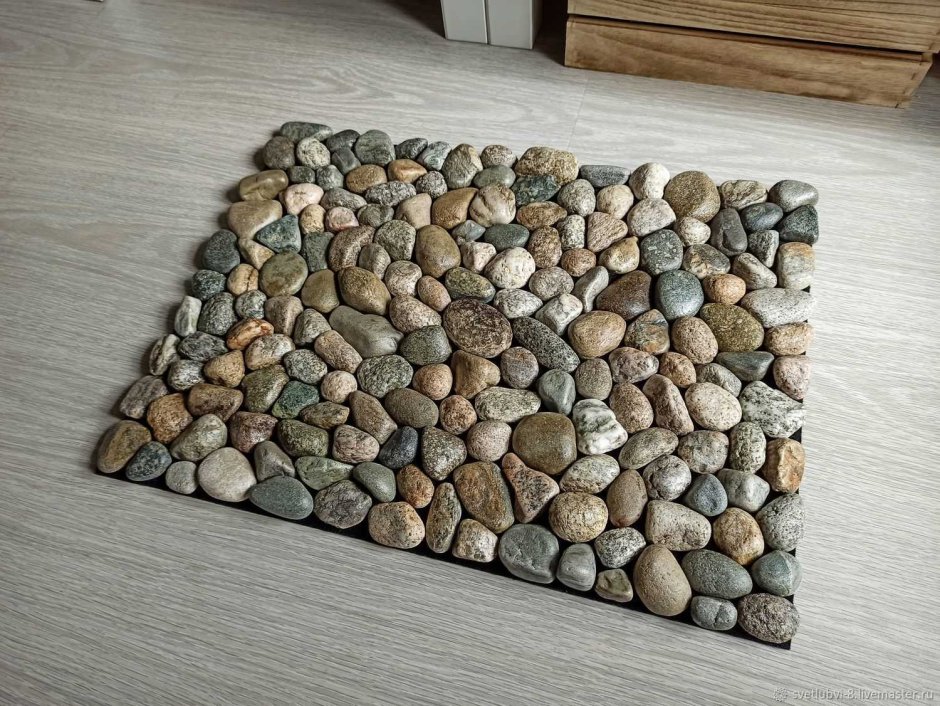Коврик из гальки