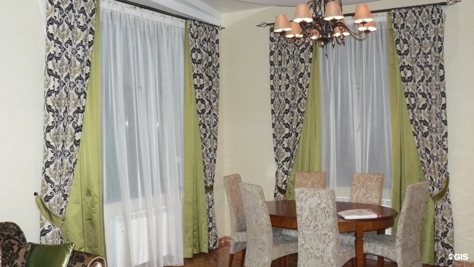 Двойные шторы в гостиную