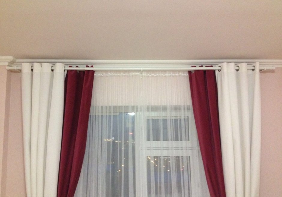 Шторы на люверсах в гостиную на 2 окна