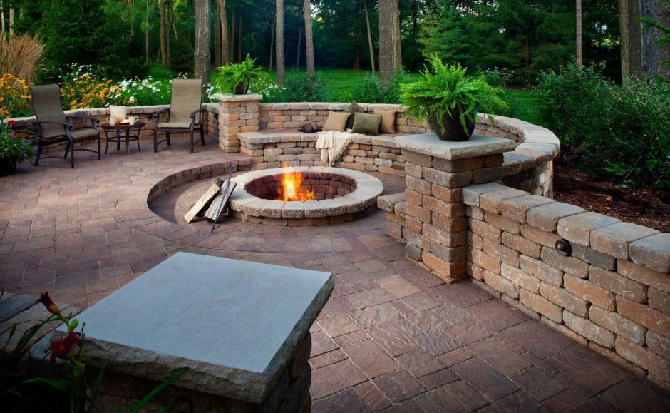 Уголок барбекю на даче