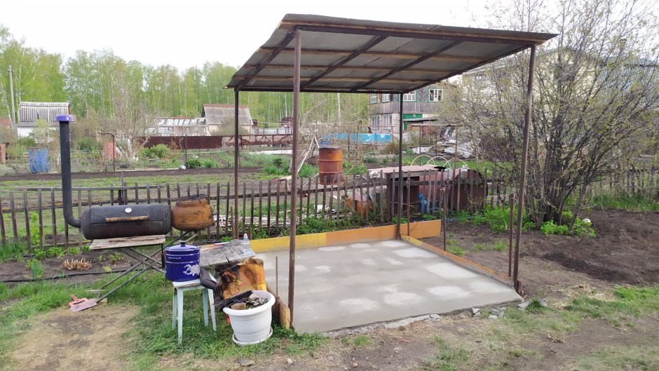 Беседка с мангальной зоной