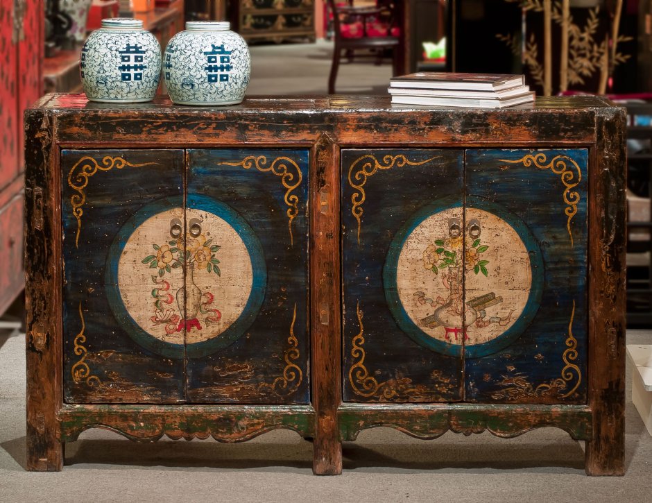 Шкаф в китайском стиле