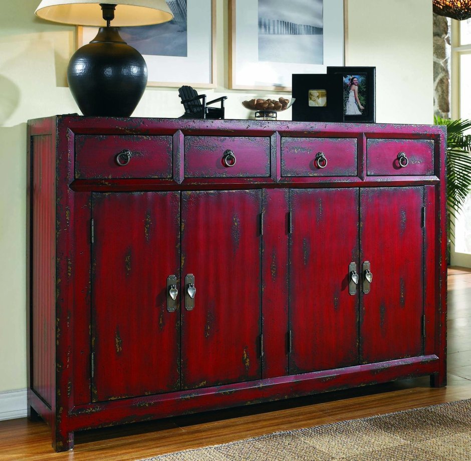 Красный комод в стиле ретро