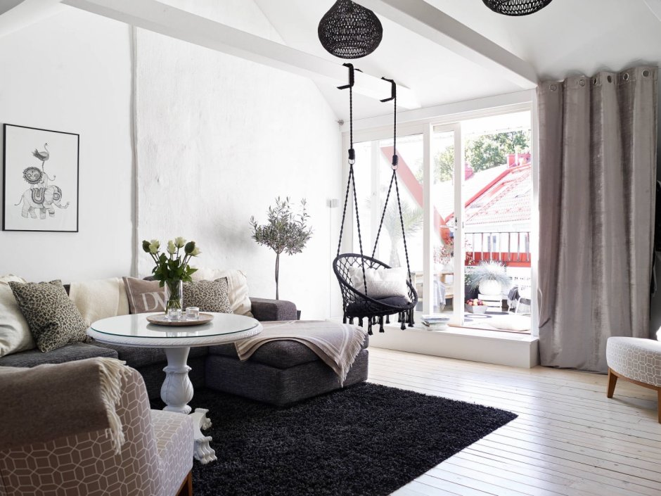 Качели на веранде подвесные