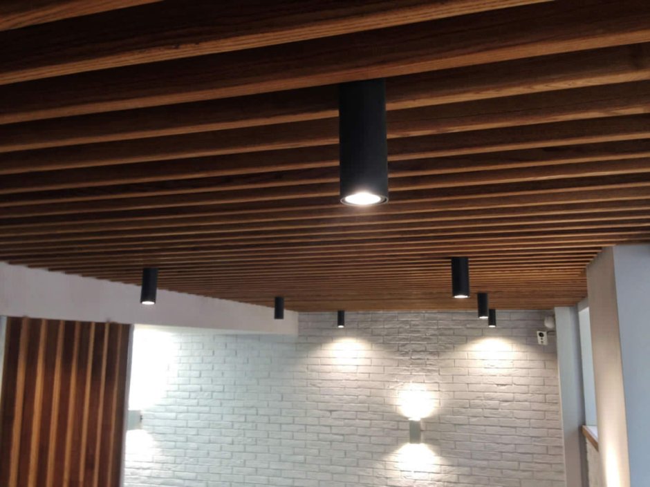 Кубообразный реечный потолок