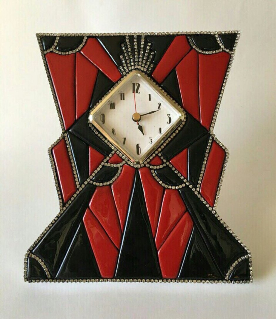 Настенные часы в стиле арт деко