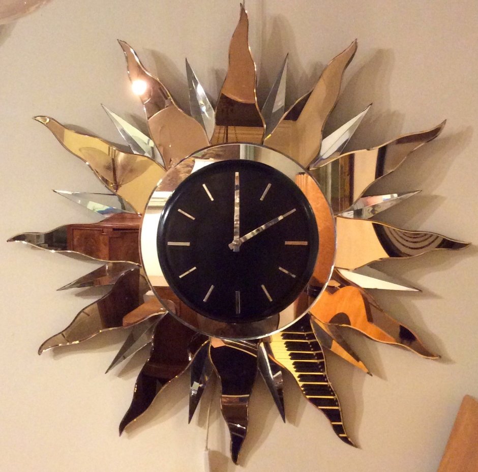 Настенные часы в стиле ар деко