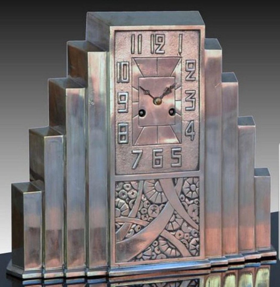 Часы в стиле арт деко