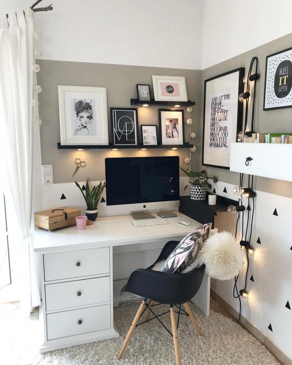 Стол в комнату для подростка