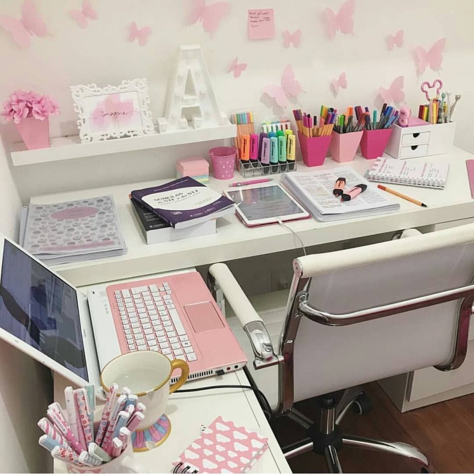 Оригинальное украшение рабочего места