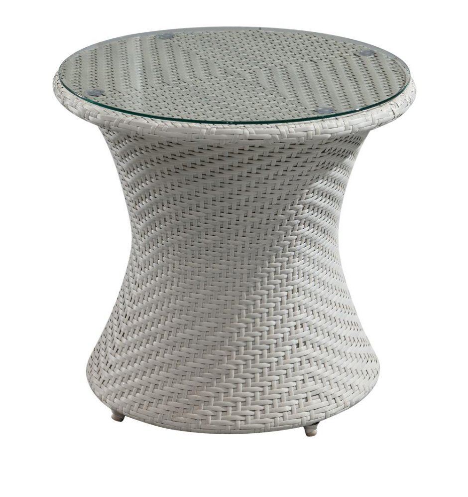 Маленький круглый столик из ротанга