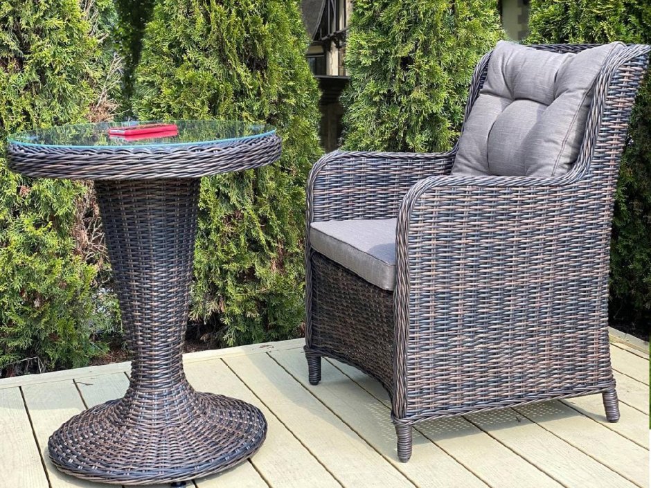 Стол кофейный из искусственного ротанга