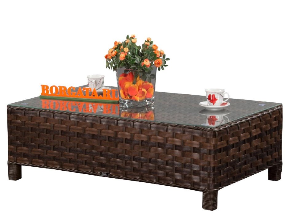 Кофейный столик из искусственного ротанга