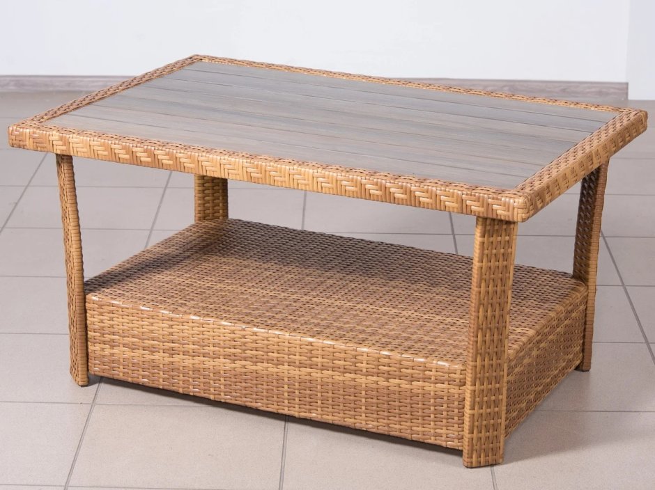 Журнальный столик из искусственного ротанга