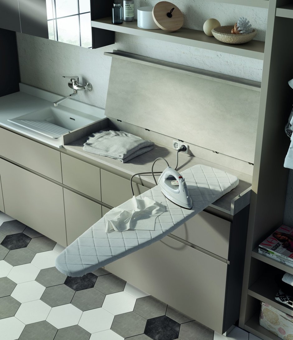 Гладильная доска в ванной комнате