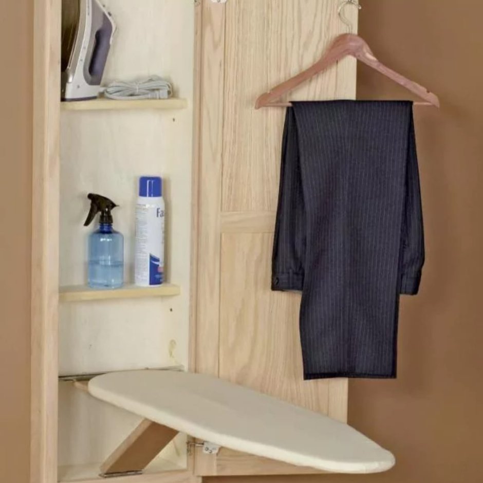 Полка в шкафу для гладилки