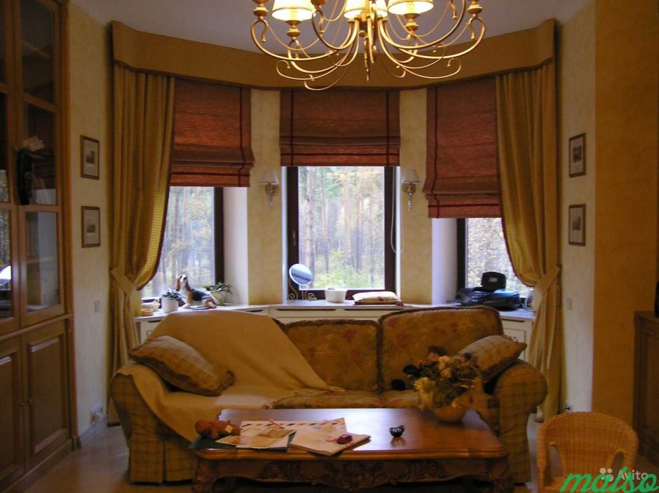 Шторы в эркере для гостиной