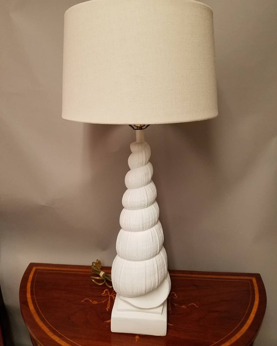 Настольный светильник из гипса