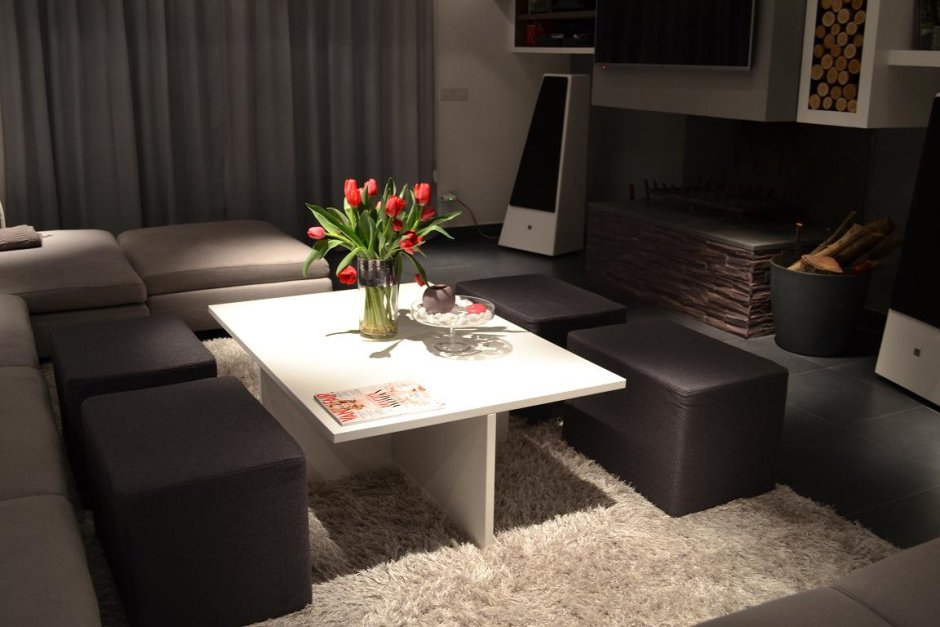 Дизайнерский стол журнальный стиль классика