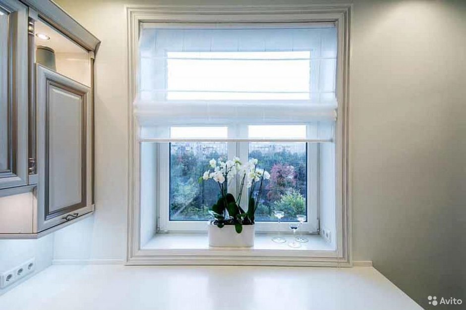 Обеденный стол в эркере