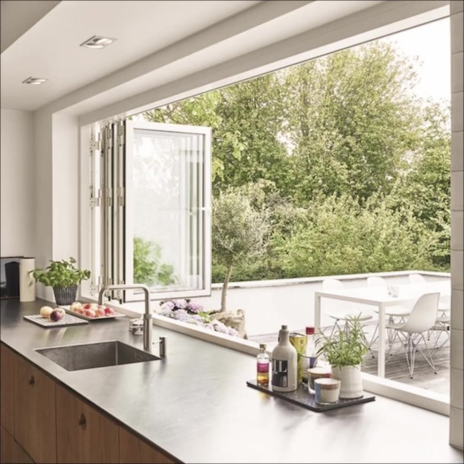 Подоконник на кухне