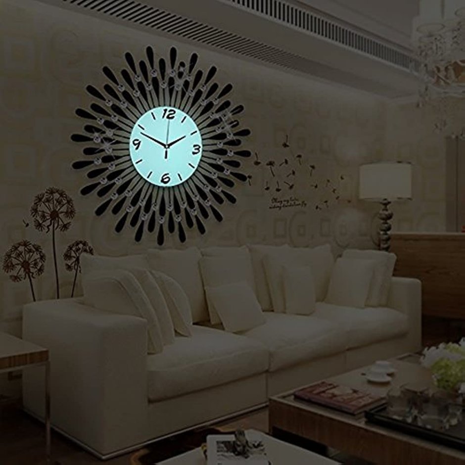 Стильные часы на стену в гостиную
