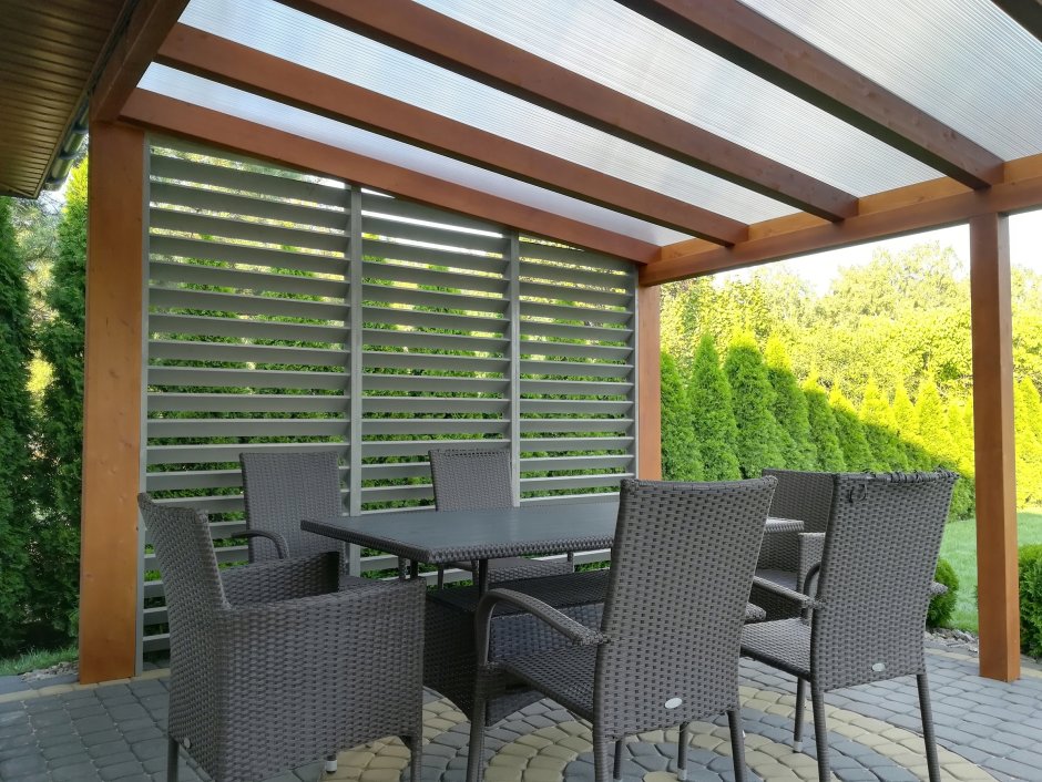 Террасаса с крыше из поликарбоната